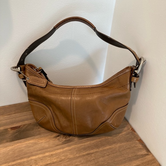 Coach Signature Hobo Bag, brown - Picture 3 of 10